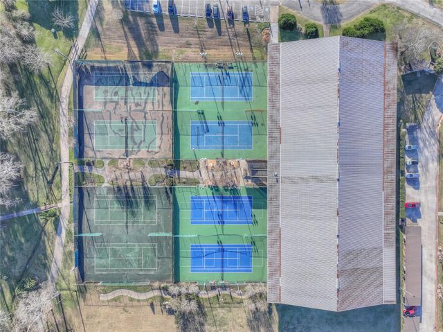 80 Summers Wind Street, Conroe, TX 77356