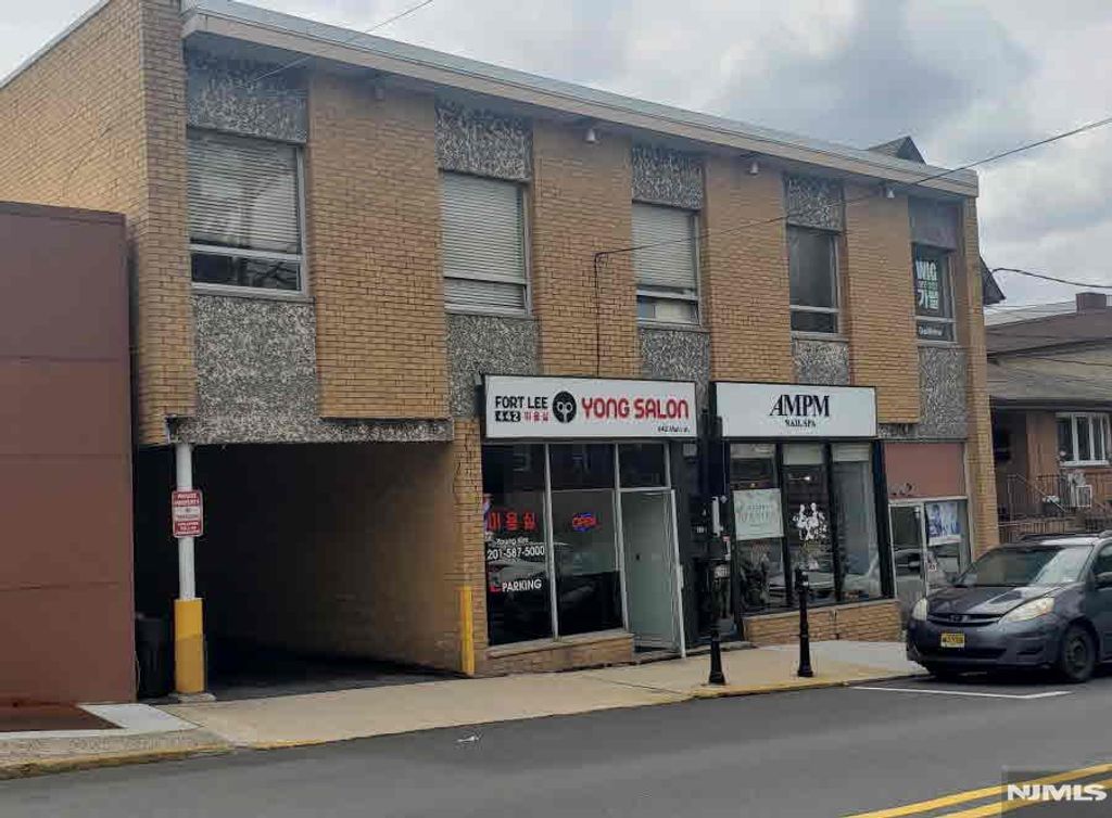 442 Main Street, Fort Lee, NJ 07024