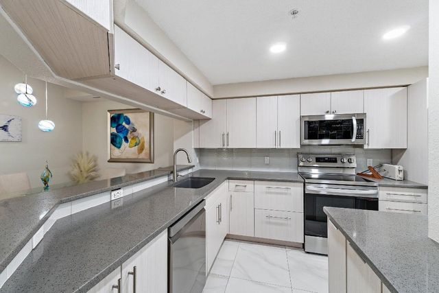 3021 Alcazar Place 103, Palm Beach Gardens, FL 33410