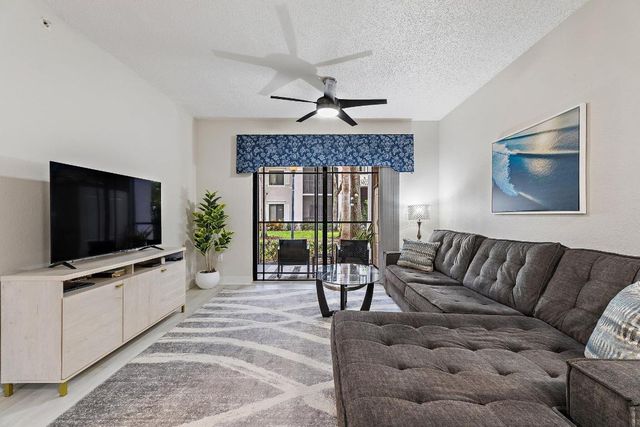 3021 Alcazar Place 103, Palm Beach Gardens, FL 33410