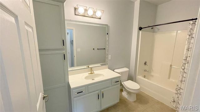 33 Kassebaum Lane 306, Unincorporated, MO 63129
