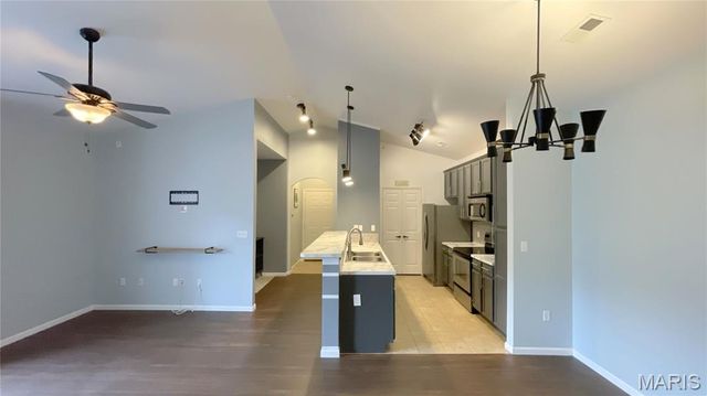 33 Kassebaum Lane 306, Unincorporated, MO 63129