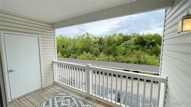 33 Kassebaum Lane 306, Unincorporated, MO 63129