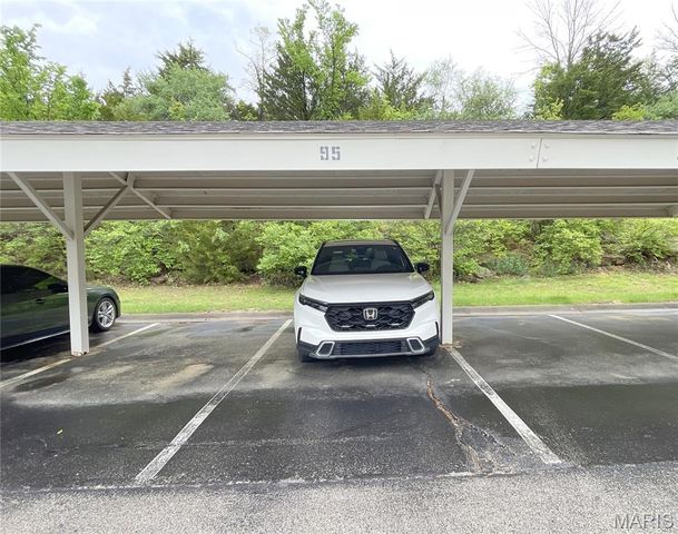 33 Kassebaum Lane 306, Unincorporated, MO 63129