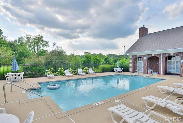 33 Kassebaum Lane 306, Unincorporated, MO 63129