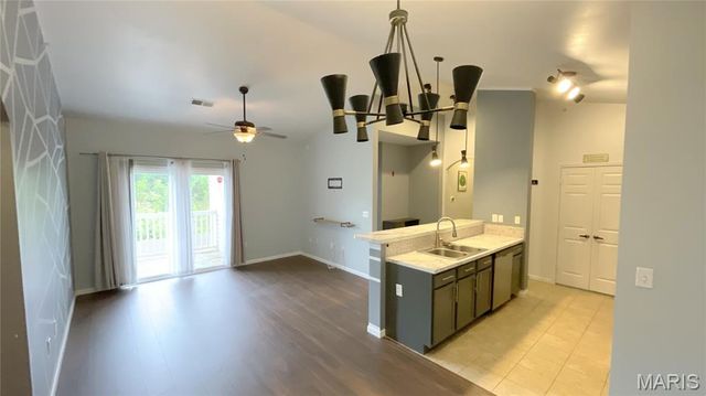 33 Kassebaum Lane 306, Unincorporated, MO 63129
