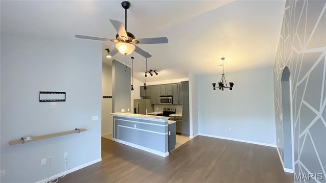 33 Kassebaum Lane 306, Unincorporated, MO 63129