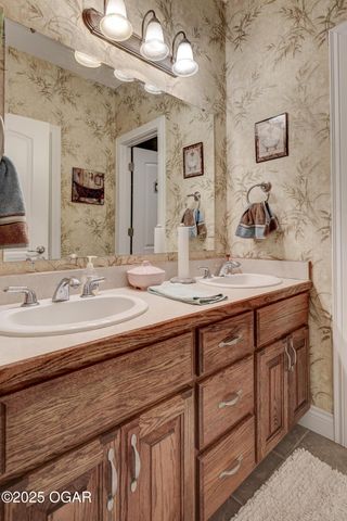 3433 S Alabama Avenue, Joplin, MO 64804