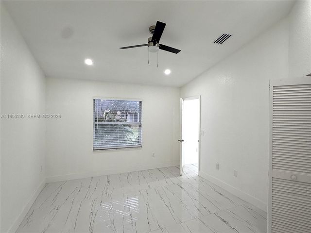 8989 NW 53rd St, Sunrise, FL 33351