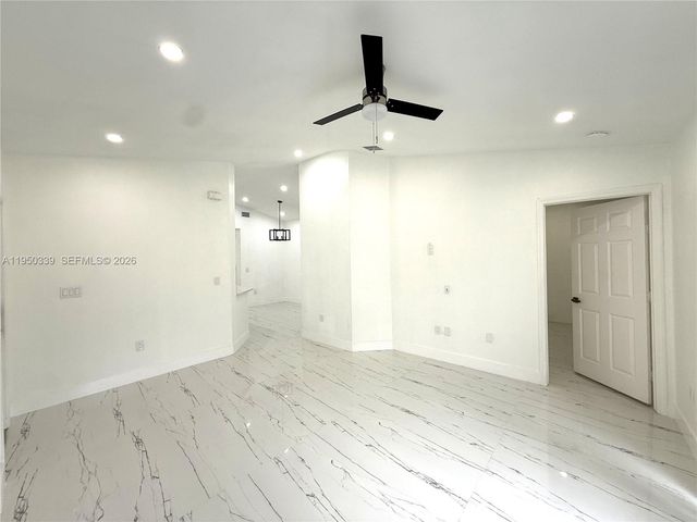 8989 NW 53rd St, Sunrise, FL 33351