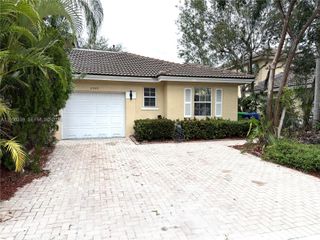 8989 NW 53rd St, Sunrise, FL 33351