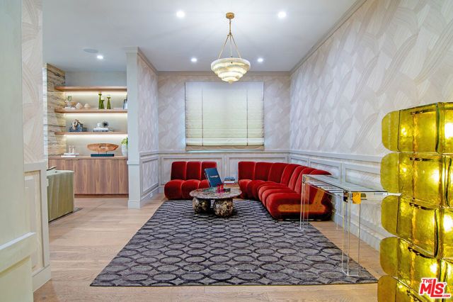 418 N Poinsettia Place, Los Angeles, CA 90036