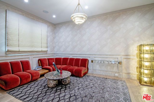 418 N Poinsettia Place, Los Angeles, CA 90036