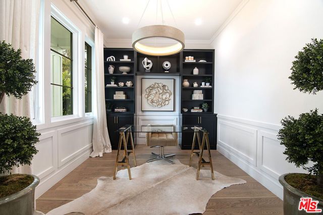 418 N Poinsettia Place, Los Angeles, CA 90036
