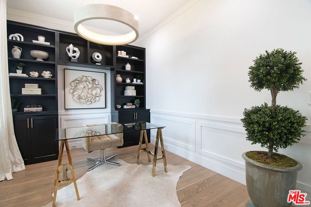 418 N Poinsettia Place, Los Angeles, CA 90036