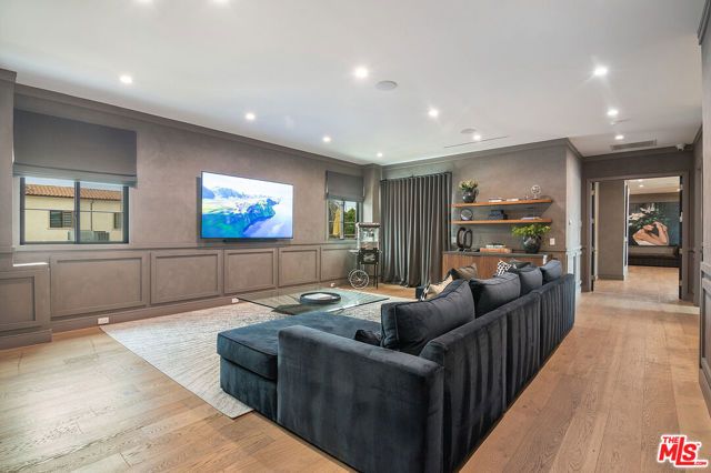 418 N Poinsettia Place, Los Angeles, CA 90036
