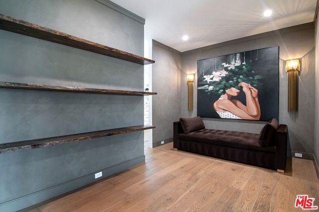 418 N Poinsettia Place, Los Angeles, CA 90036
