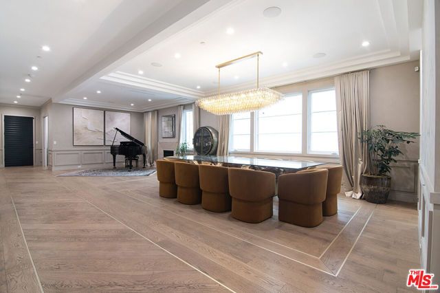 418 N Poinsettia Place, Los Angeles, CA 90036