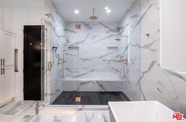 418 N Poinsettia Place, Los Angeles, CA 90036