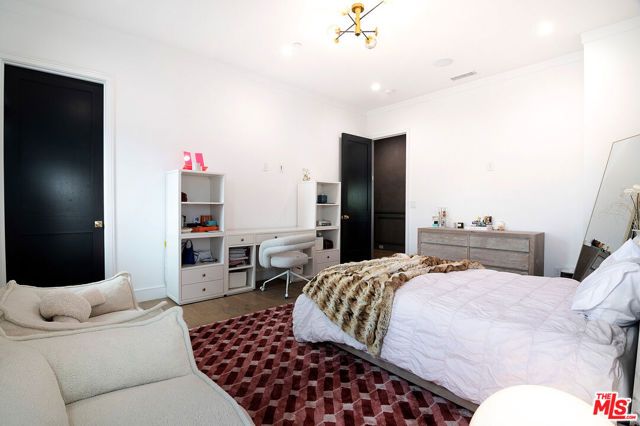418 N Poinsettia Place, Los Angeles, CA 90036