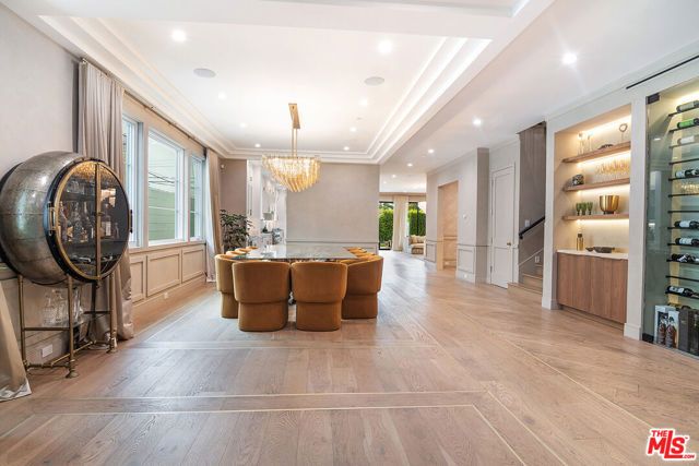 418 N Poinsettia Place, Los Angeles, CA 90036