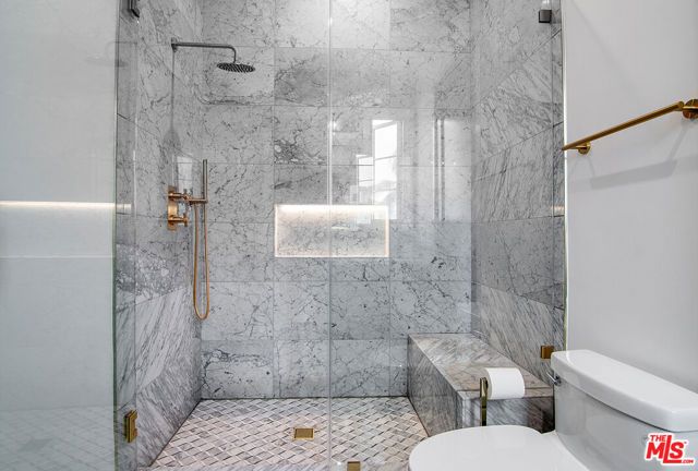418 N Poinsettia Place, Los Angeles, CA 90036