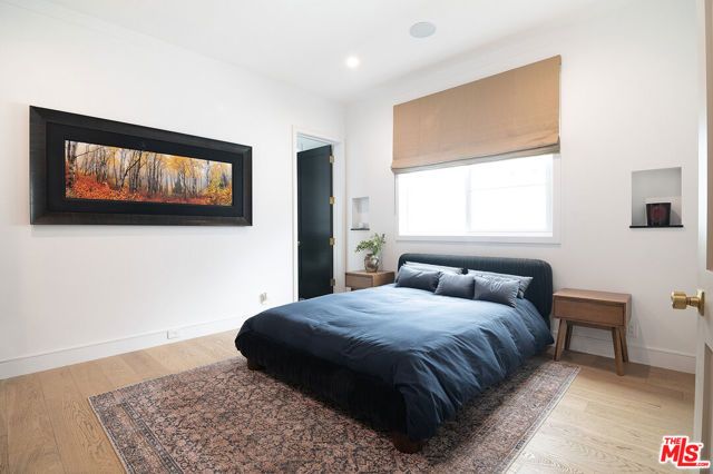 418 N Poinsettia Place, Los Angeles, CA 90036