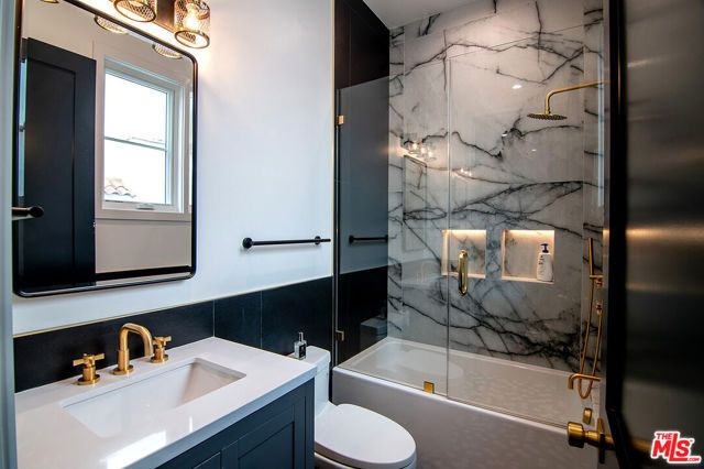 418 N Poinsettia Place, Los Angeles, CA 90036