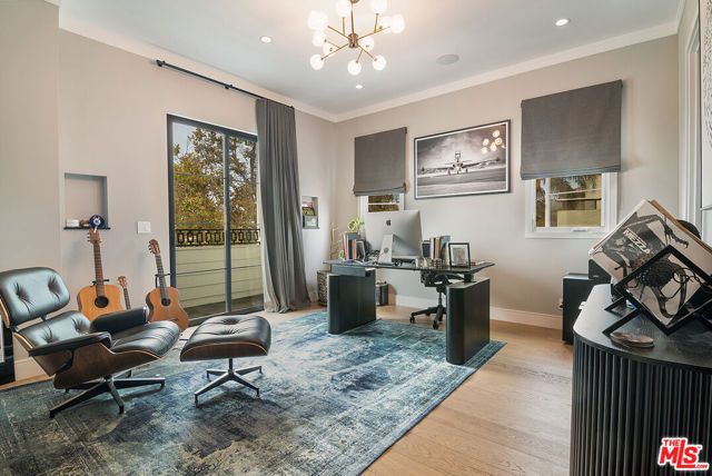 418 N Poinsettia Place, Los Angeles, CA 90036