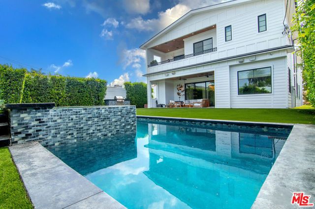 418 N Poinsettia Place, Los Angeles, CA 90036