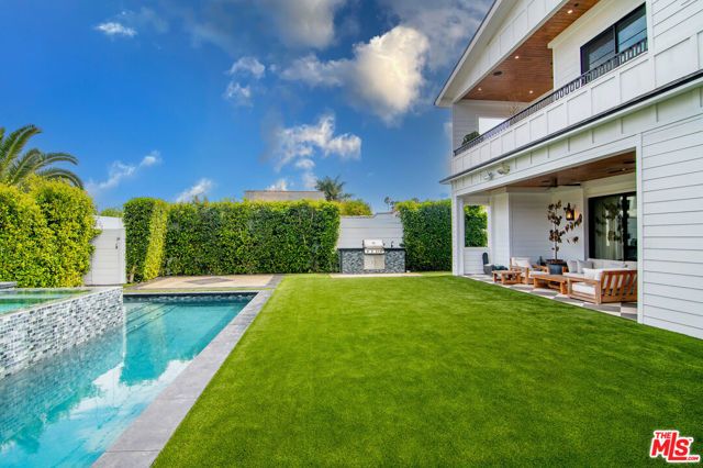 418 N Poinsettia Place, Los Angeles, CA 90036