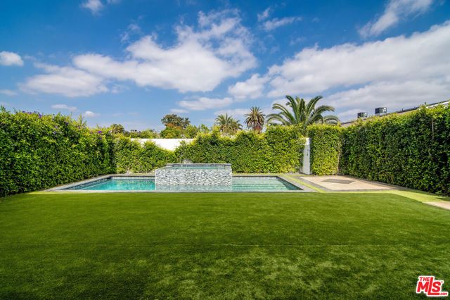 418 N Poinsettia Place, Los Angeles, CA 90036