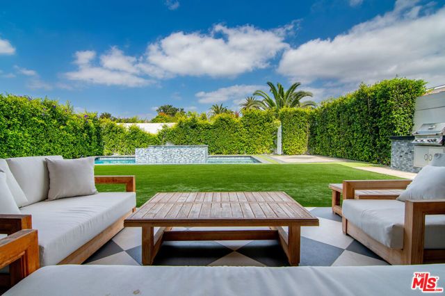 418 N Poinsettia Place, Los Angeles, CA 90036