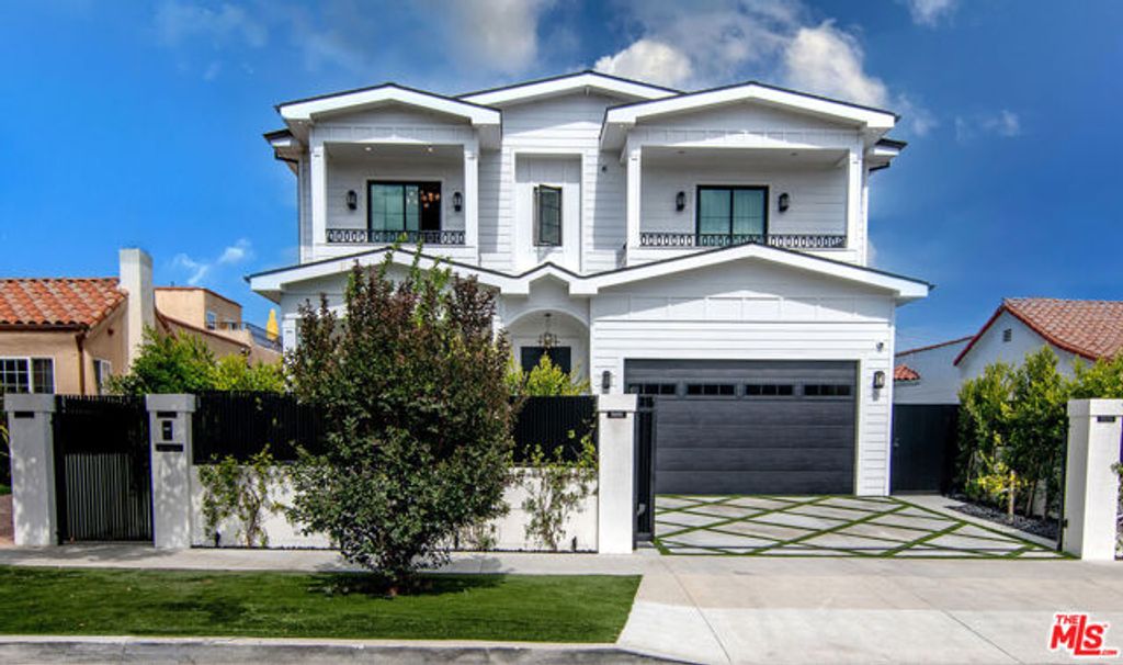 418 N Poinsettia Place, Los Angeles, CA 90036
