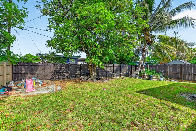 533 NW 17TH Avenue, Fort Lauderdale, FL 33311