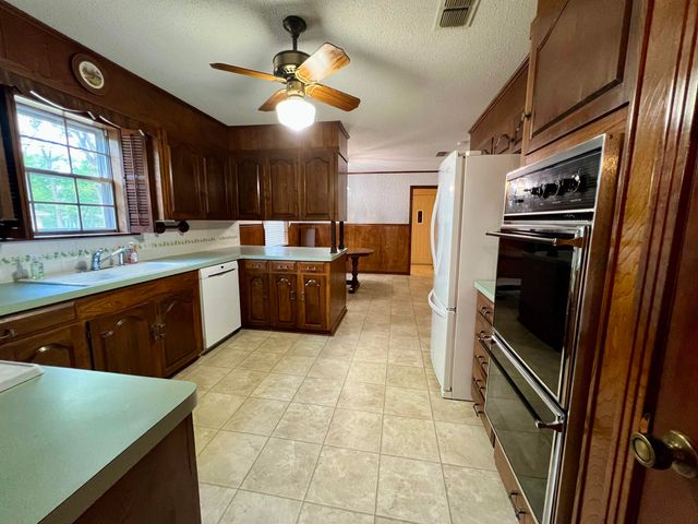 2304 Tennessee, Longview, TX 75605