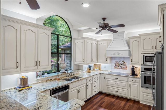 148 Pinewood Cove, Holly Lake Ranch, TX 75765