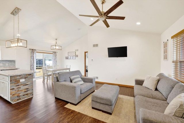 376 S 7th Street, Evansville, WI 53536