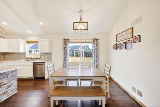 376 S 7th Street, Evansville, WI 53536