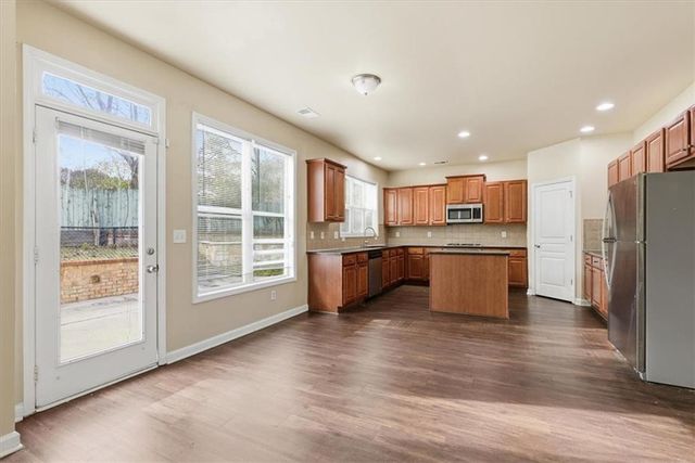 748 York View Drive, Auburn, GA 30011