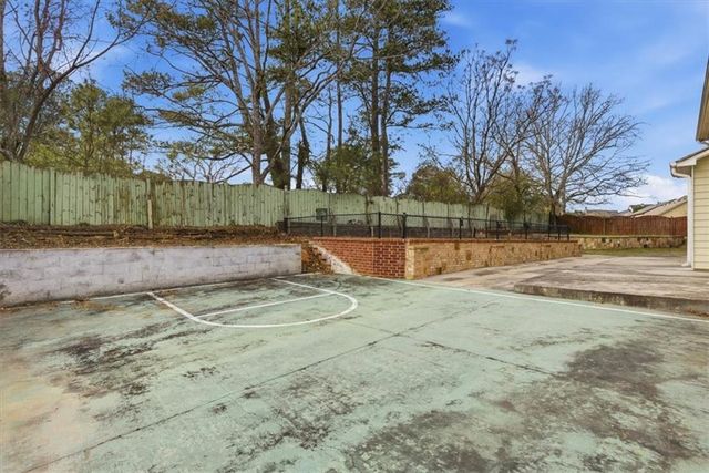 748 York View Drive, Auburn, GA 30011