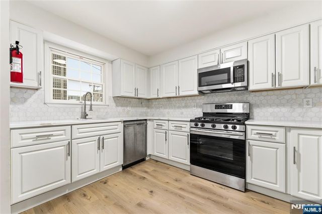 18 Kinney Street, Newark, NJ 07102