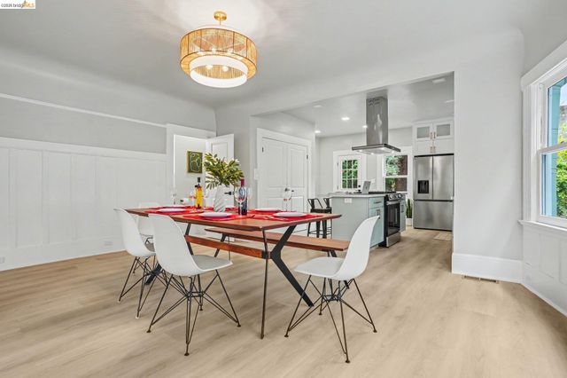 35 Randwick Ave, Oakland, CA 94611