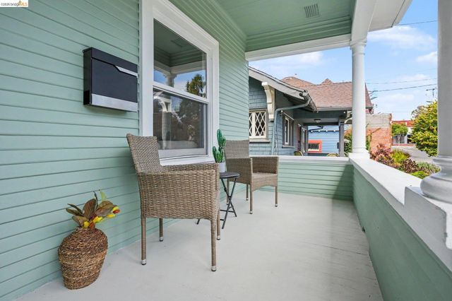 35 Randwick Ave, Oakland, CA 94611