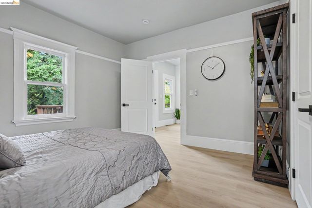 35 Randwick Ave, Oakland, CA 94611