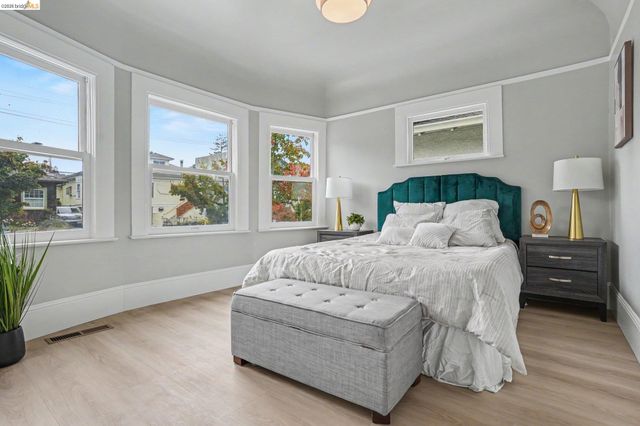 35 Randwick Ave, Oakland, CA 94611