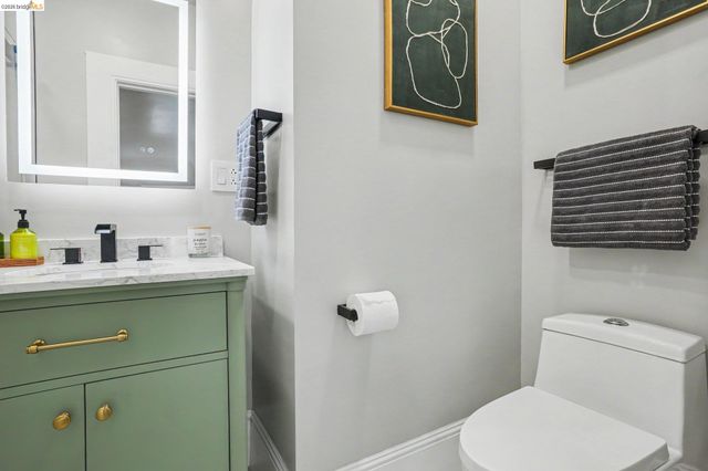 35 Randwick Ave, Oakland, CA 94611