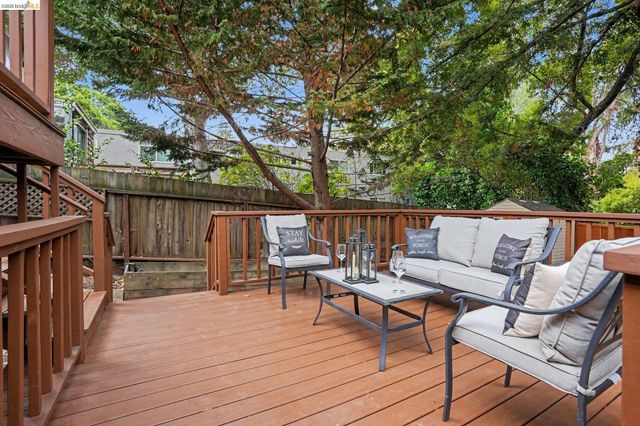35 Randwick Ave, Oakland, CA 94611