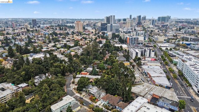 35 Randwick Ave, Oakland, CA 94611