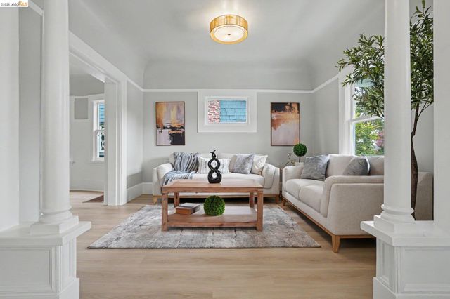 35 Randwick Ave, Oakland, CA 94611